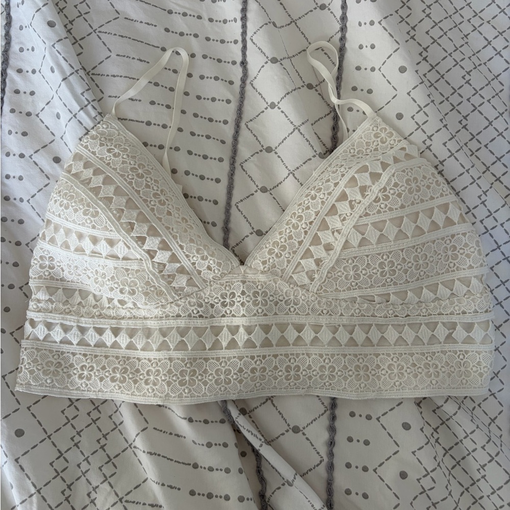 Listiele Lace Bralette in Cream